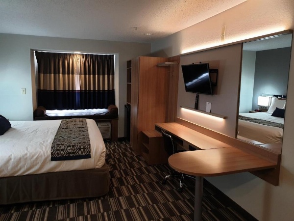 Microtel Inn & Suites by Wyndham Augusta Riverwatch image 11