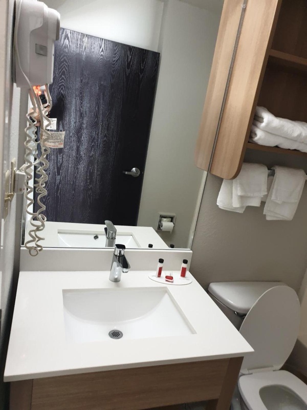 Microtel Inn & Suites by Wyndham Augusta Riverwatch image 7